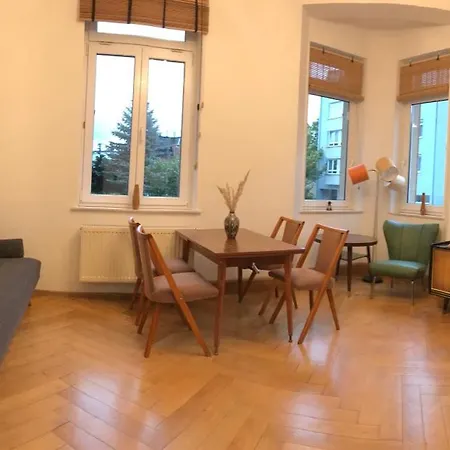 Stylische Mid-century-wohnung Im Zentrum Plauens